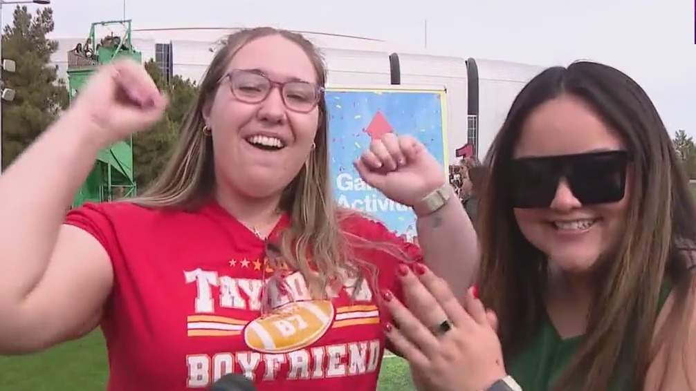 Football fans enjoy Super Bowl at Verizon FanFest