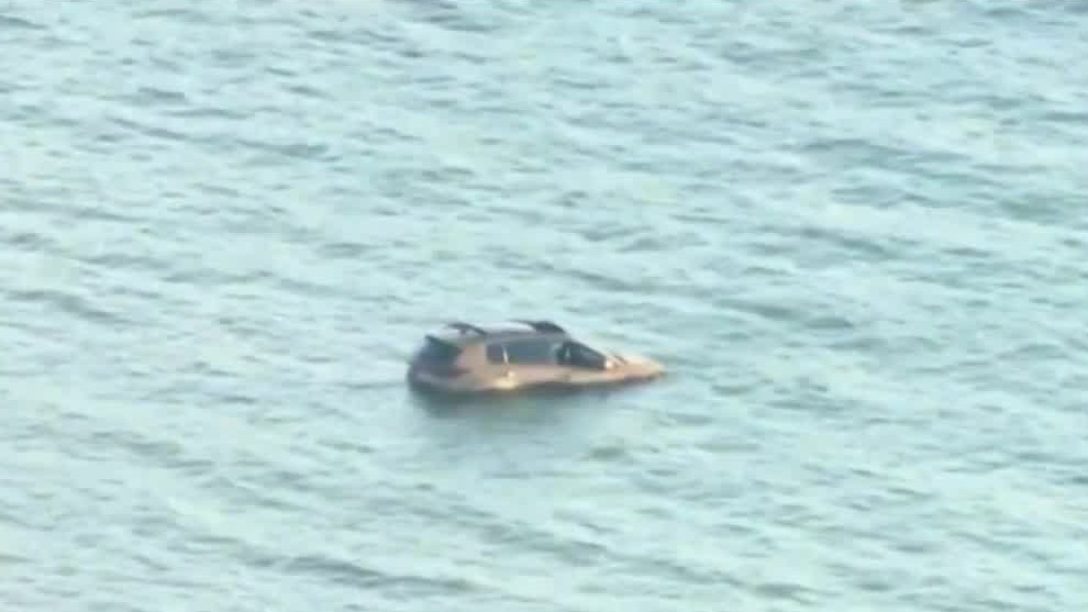 Vehicle found in Lake Michigan just off 57th Street beach