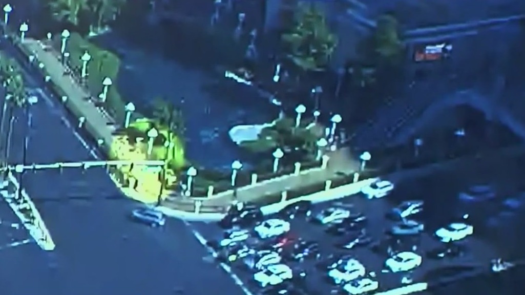 Las Vegas Strip stabbing spree kills 2, several others hurt