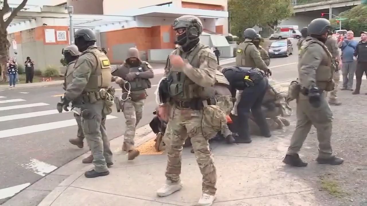 Judge blocks Trump from sending CA troops to OR