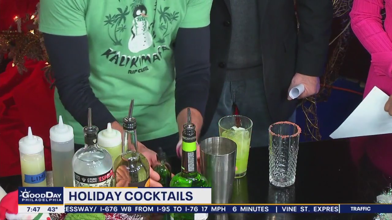 Philadelphia restaurant transform into Senor Grinch for the holiday season