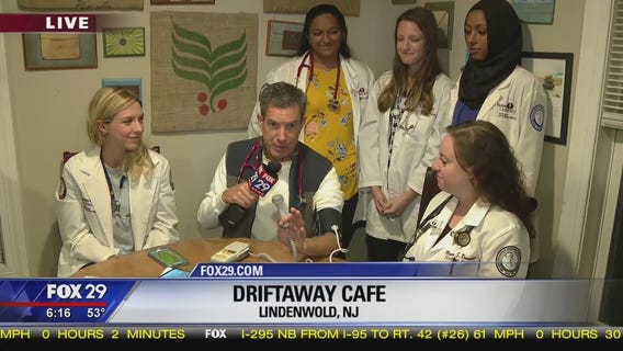 Rowan medical students give Bob Kelly a checkup