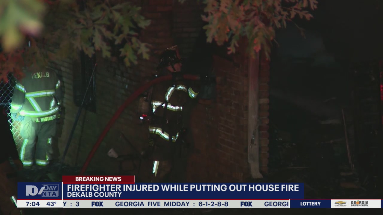 Firefighter injured putting out DeKalb County house fire | FOX 5 Atlanta