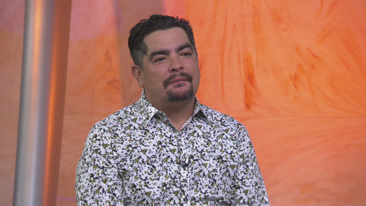 Award-winning chef Aar�n S�nchez pens new book