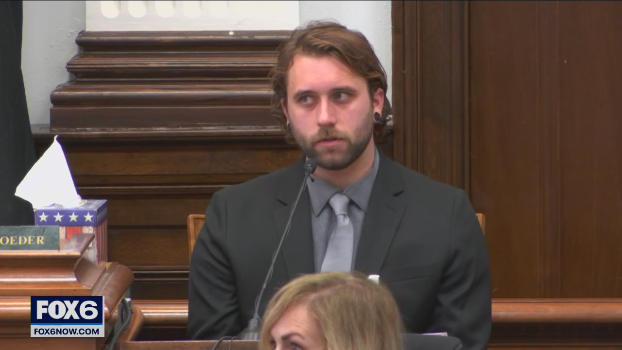 Rittenhouse victim pointed gun at the defendant