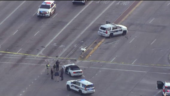 Phoenix officer involved in I-17 rollover crash