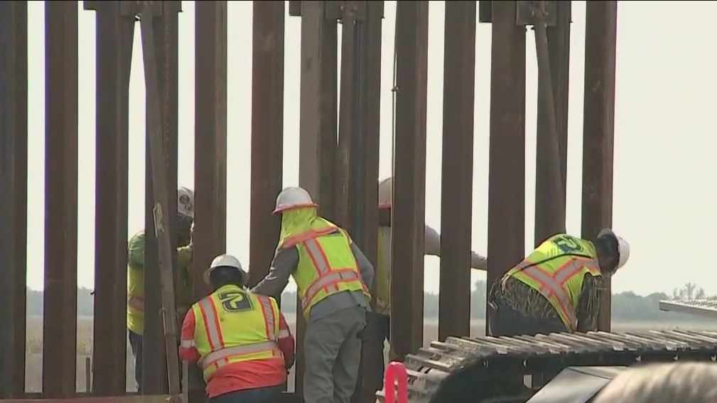 Texas allocates $1.5 billion for border wall extension