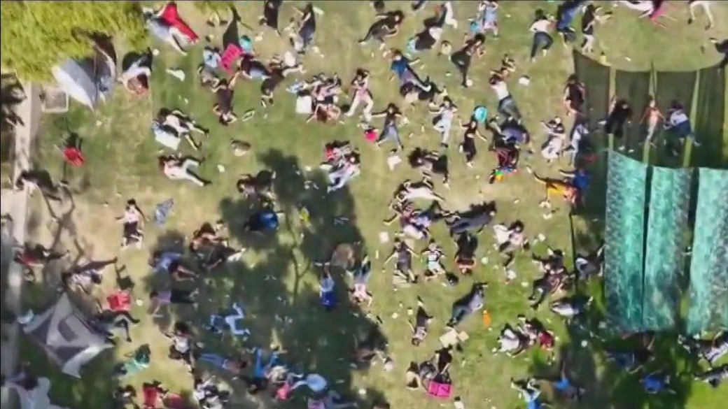 Tomer Peretz honors victims of Oct. 7 Hamas attacks