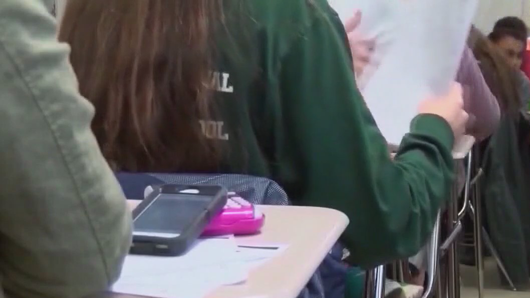 Central Texas districts prepare for device ban