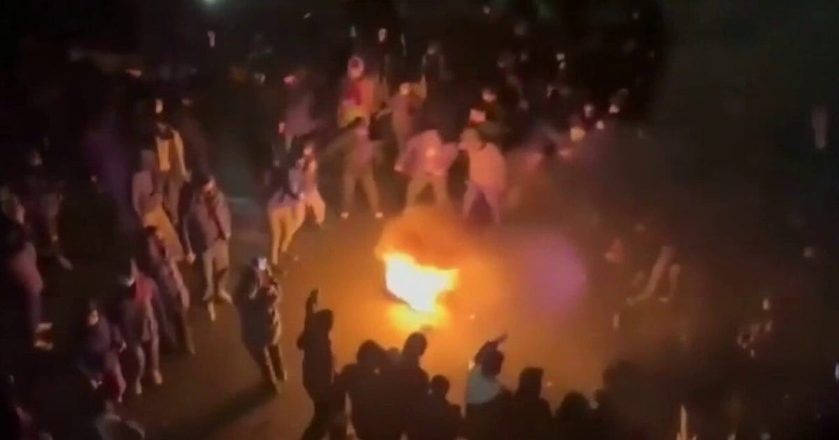 Iran protests spark internet blackout and deadly crackdown