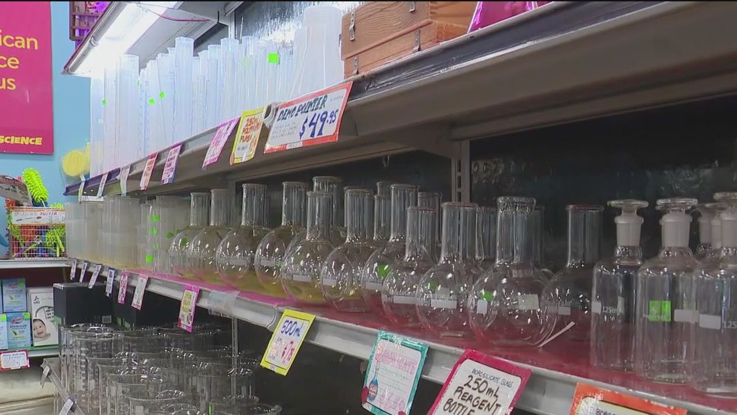 Park Ridge community rallies to save beloved science store from closure