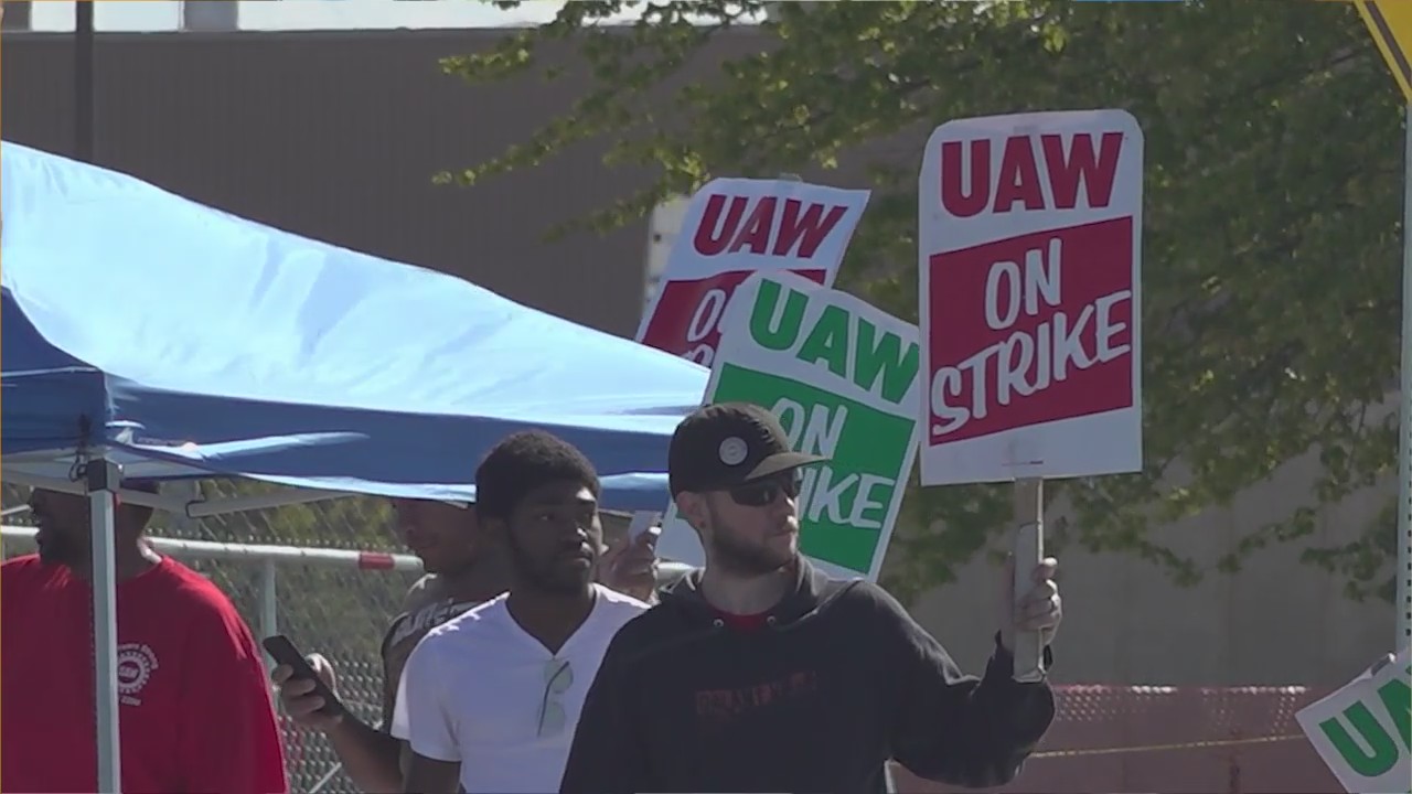 Negotiations continue as UAW strike enters week 4