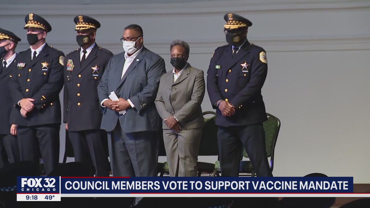 Chicago City Council members vote to support Lightfoot's vaccine mandate