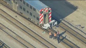 Driver killed in crash with Metra train on Chicago's NW Side