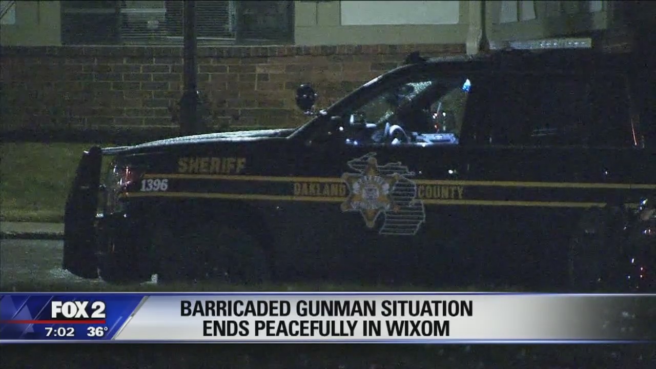 Barricaded gunman situation ends peacefully in Wixom