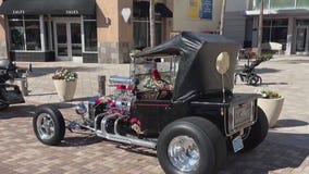 923 Ford Model-T and camels