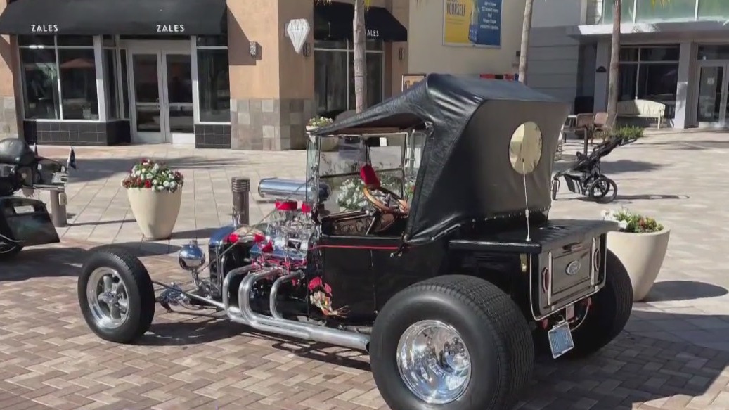 923 Ford Model-T and camels