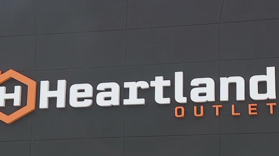 Heartland Outlet: Discount store on a mission