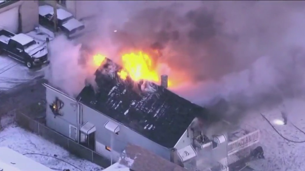 Fire breaks out at south suburban home