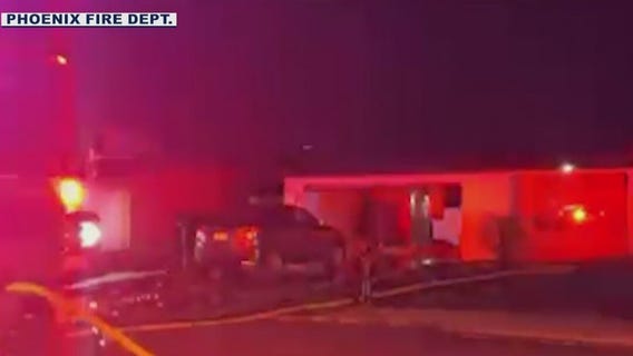 2 displaced following overnight Phoenix house fire