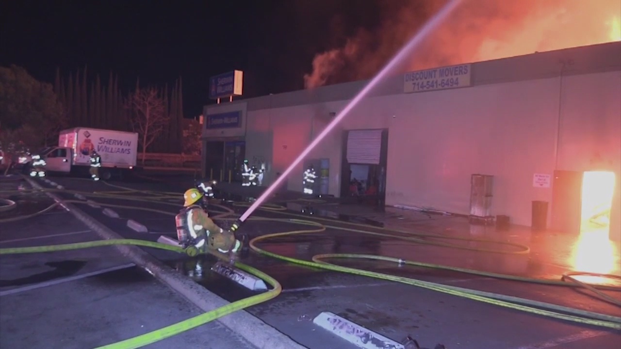 Fire destroys moving business in Santa Ana