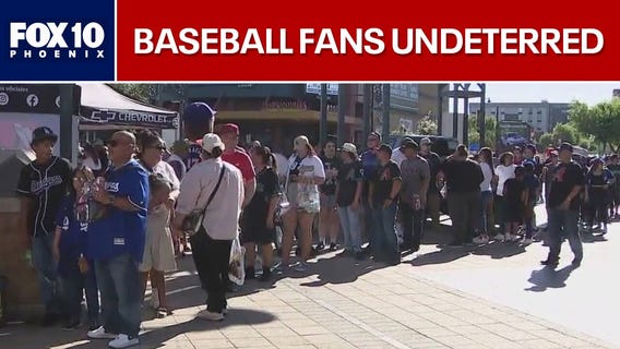 D-backs and Dodgers fans brave through mini heat wave