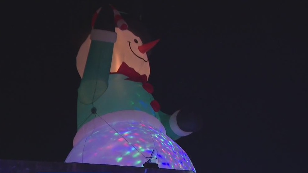 Waukesha Christmas Parade, 1st since attack, brings mixed emotions