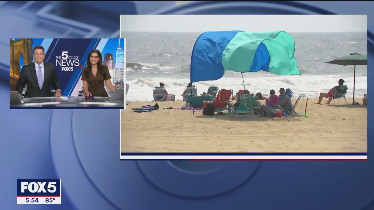 Should we be shaming "beach-sprawlers"?