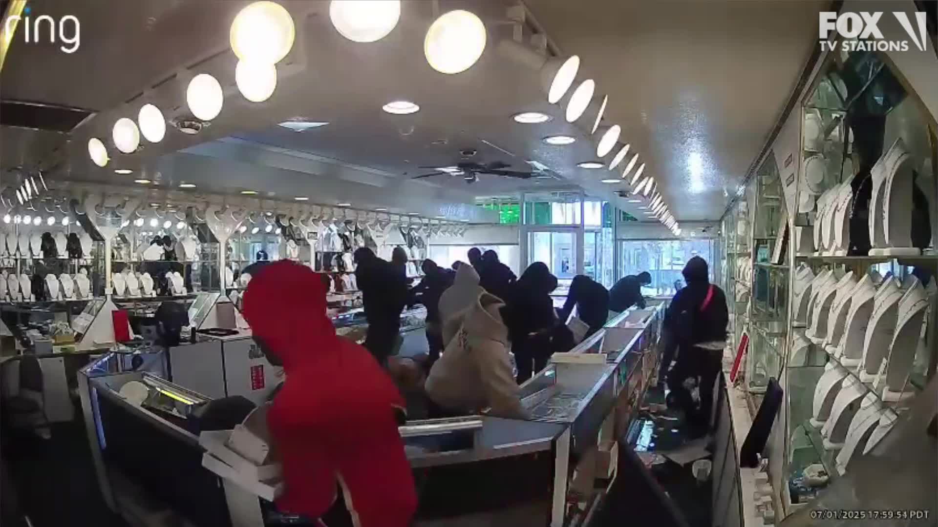 Video shows wild smash-and-grab robbery