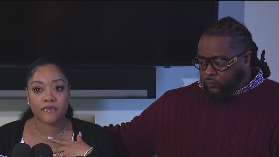 After highway birth, couple hires attorney to push for changes at Indiana hospital