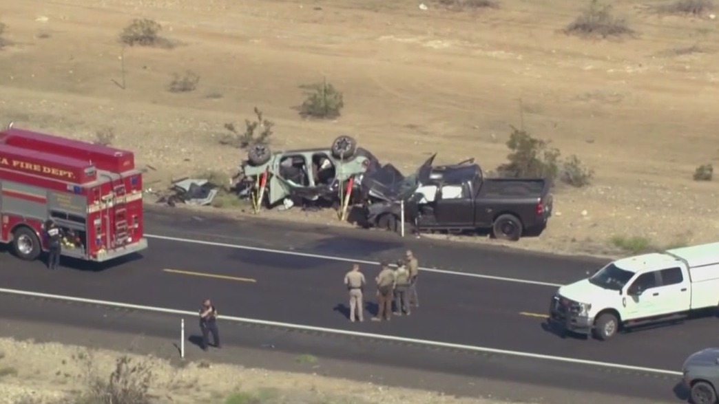 Crash near Lake Pleasant kills a woman, badly hurts a man