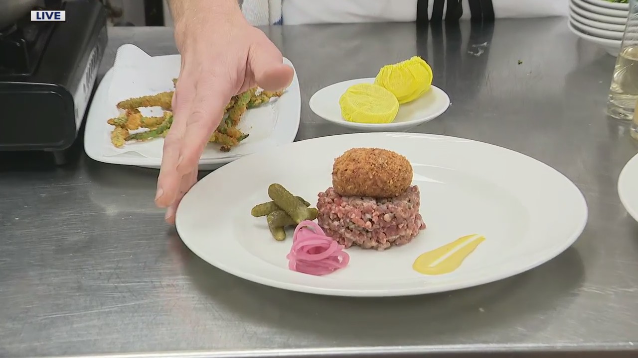 Chef Jim Oppat shows us how to make Atlantic Sole Fillets ?Fran�aise?