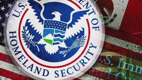 Federal agents’ crash in Elgin leads to chemical deployment and dozens of calls: police