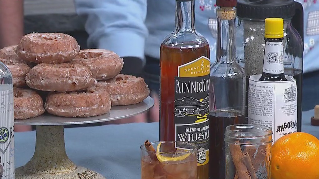 Get in the holiday spirit: Festive tips for pairing holiday drinks with donuts