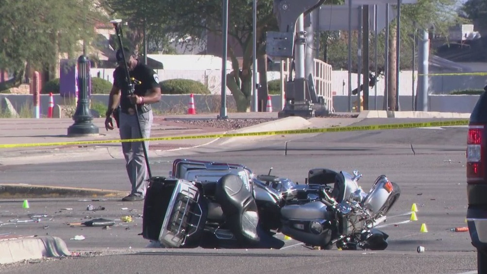 Motorcyclist dies following crash in Peoria