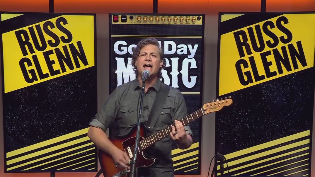 Russ Glenn performs 'Half-Life'