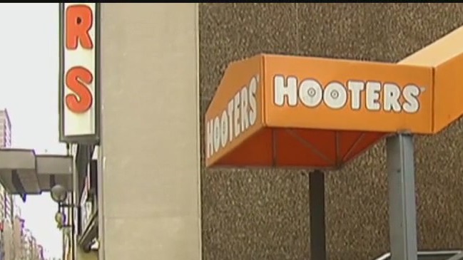 Hooters plans to file for bankruptcy, report