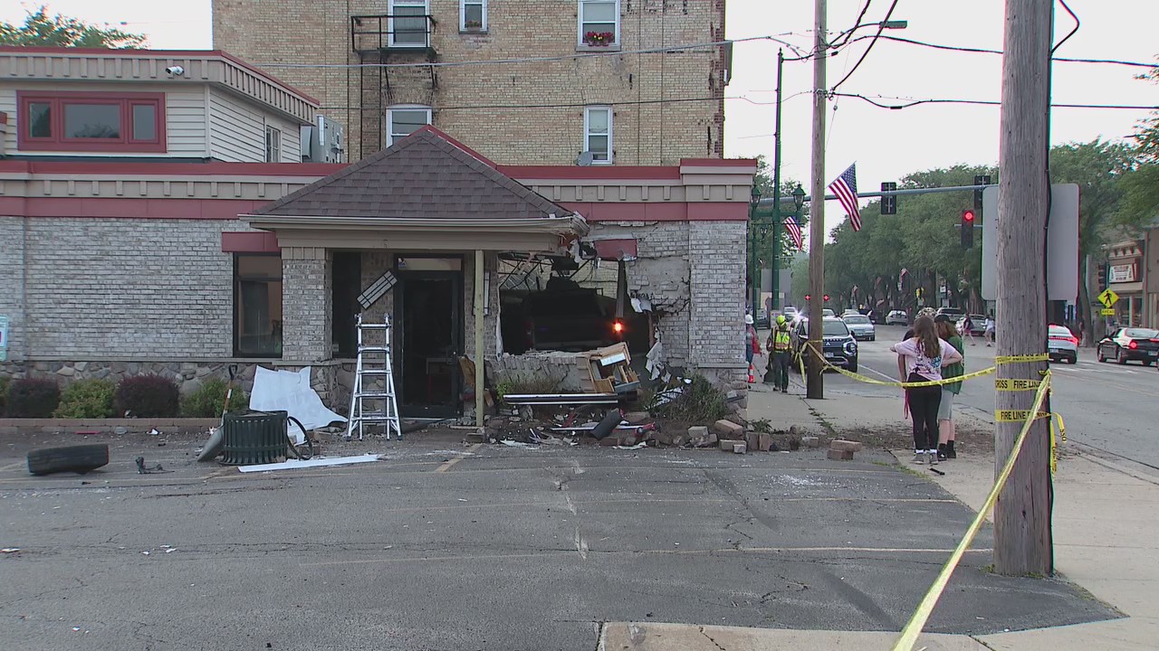 Truck crashes into Antioch natural food store