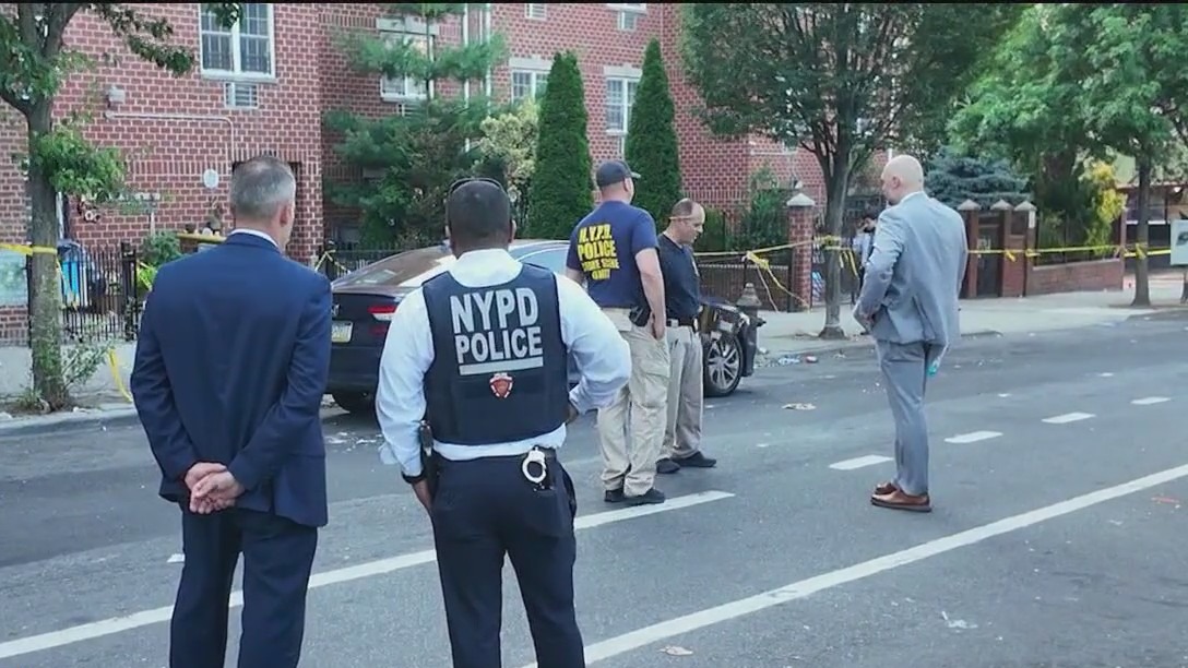 Man, 21, shot near Bronx public pool