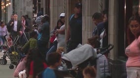 More help on the way for migrants at Chicago shelters