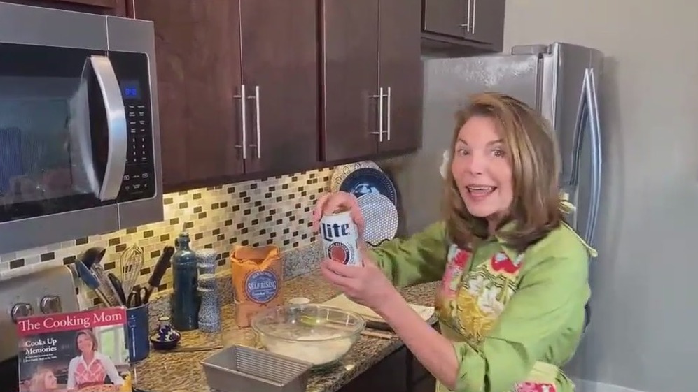 The Cooking Mom: Beer Bread