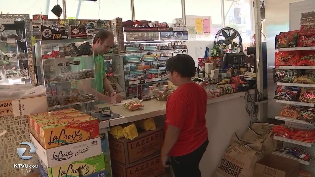 Families, merchants cope with PG&E outages in East Bay Hills