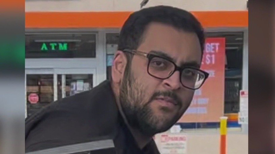 Man stabs woman's car, threatens to stab her