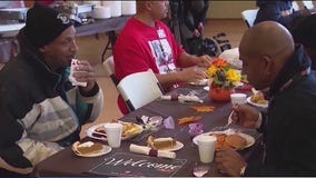 'Levy' takes over Rate Field to cook Thanksgiving meals