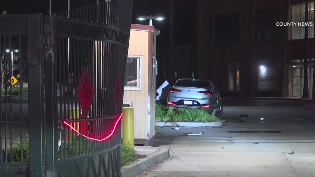 DUI crash into fire department headquarters