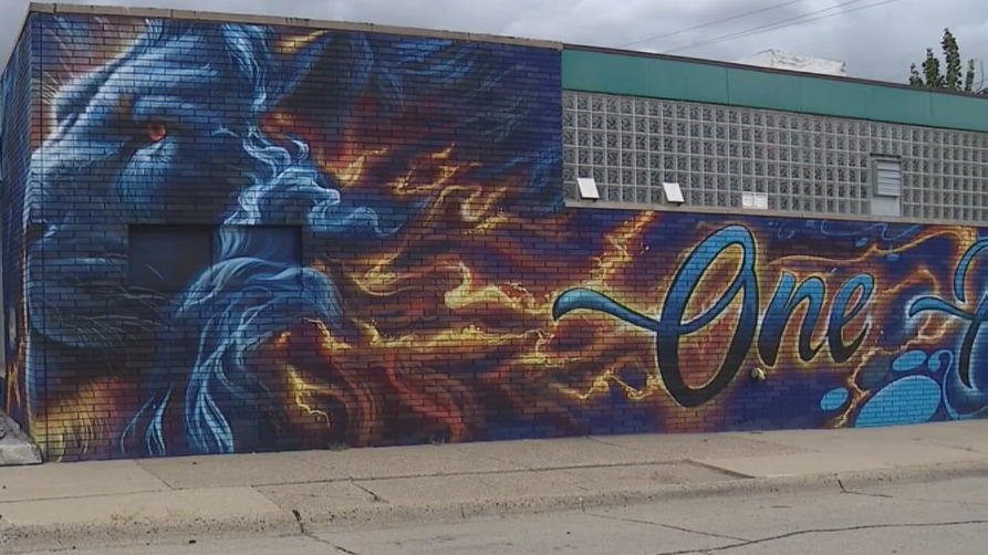 Mural of former Lions player on display at Allen Park