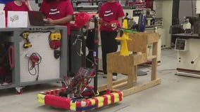AZ students preparing for robotics competition