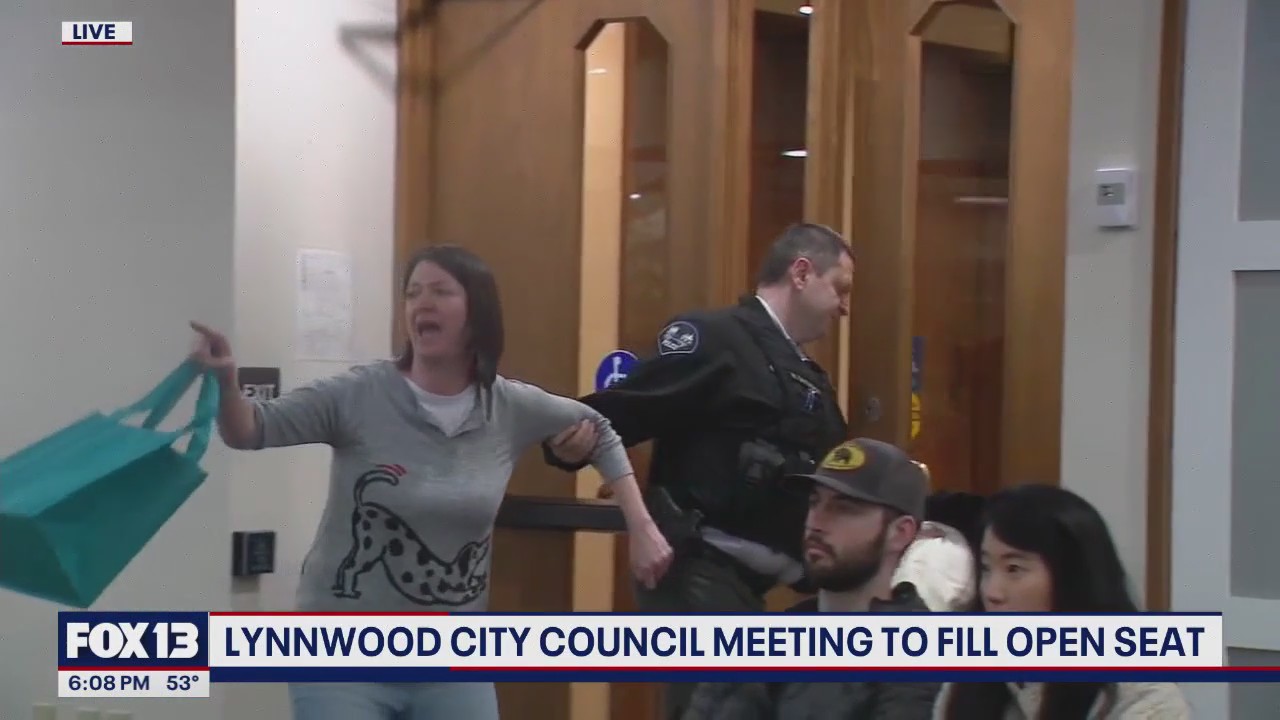 Woman removed from Lynnwood City Council meeting