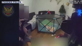 Bodycam shows Phoenix Police shoot man wielding a machete