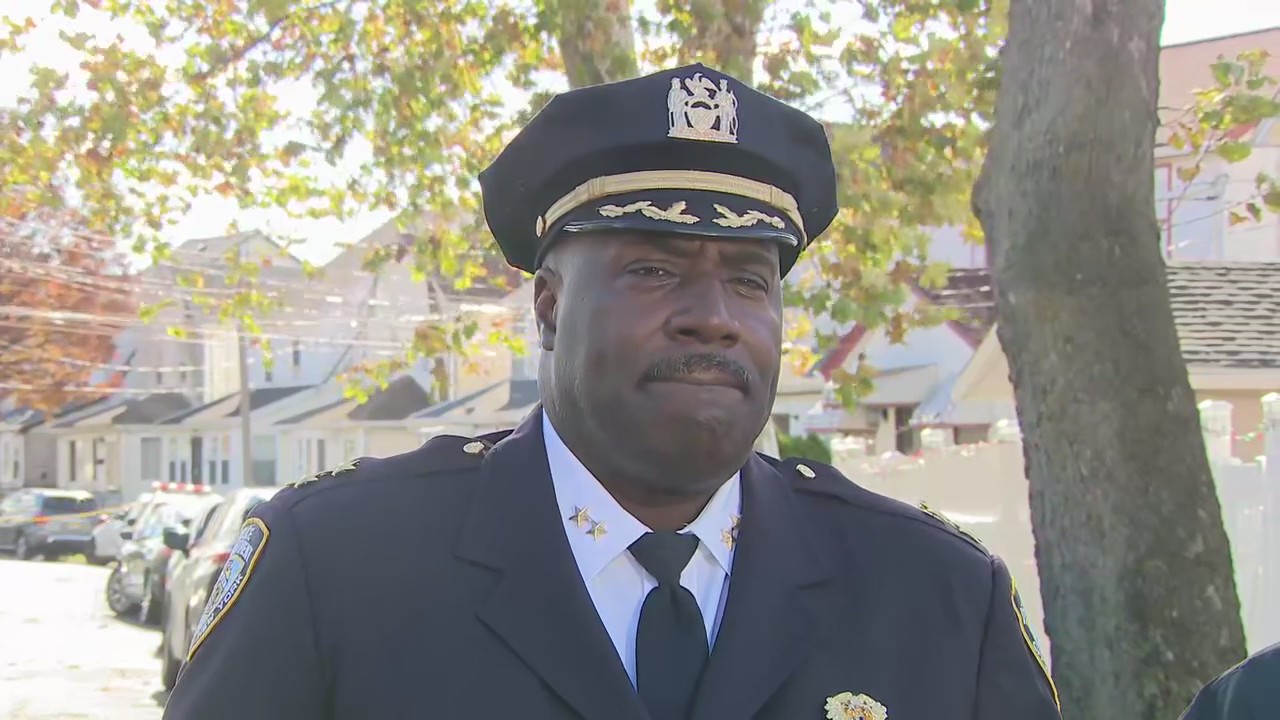 NYPD provides update on Queens triple stabbing